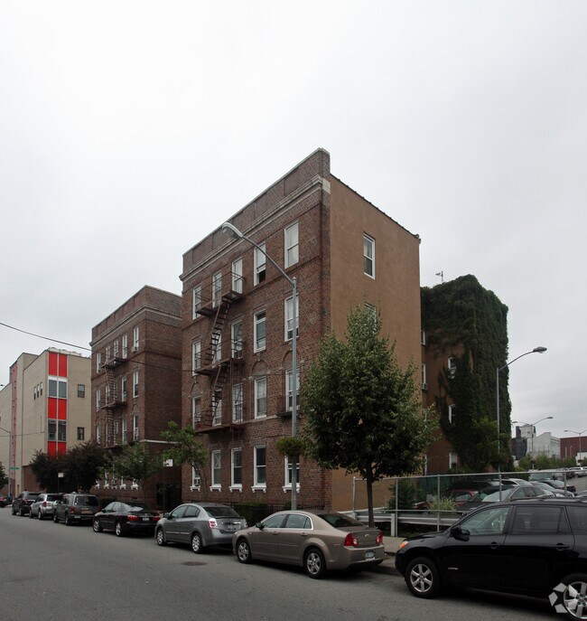 Building Photo - Ackroyd Court