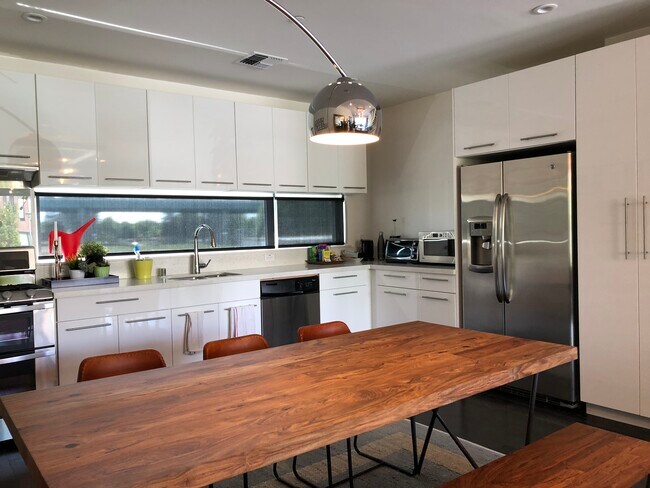 Building Photo - 465 Garden St