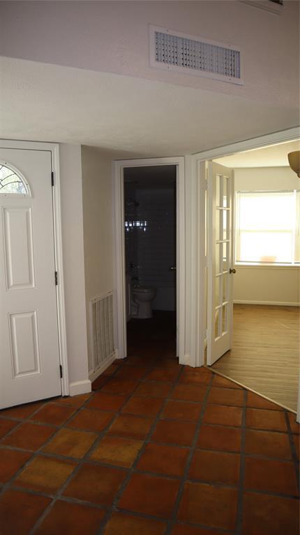 Building Photo - 6 Regency Ln