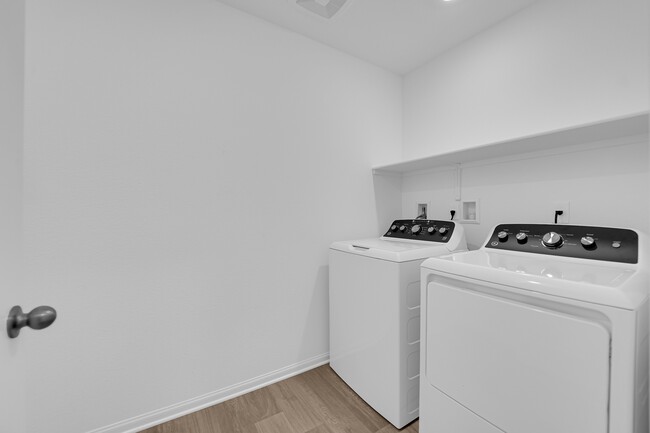 Building Photo - 6020 Swift Lariat St