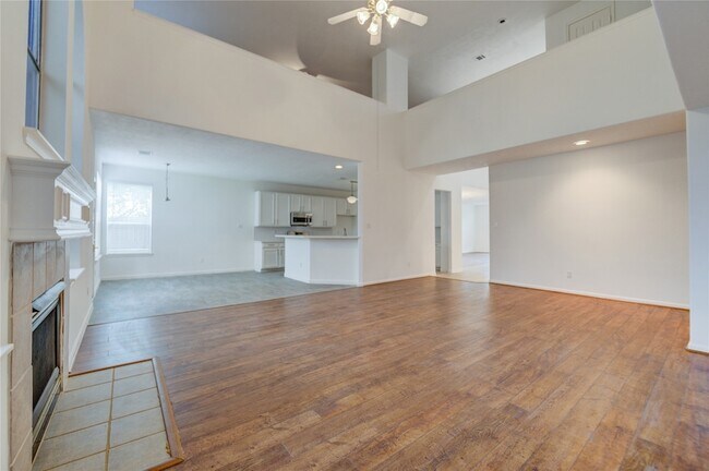 Building Photo - 16464 Beewood Glen Dr