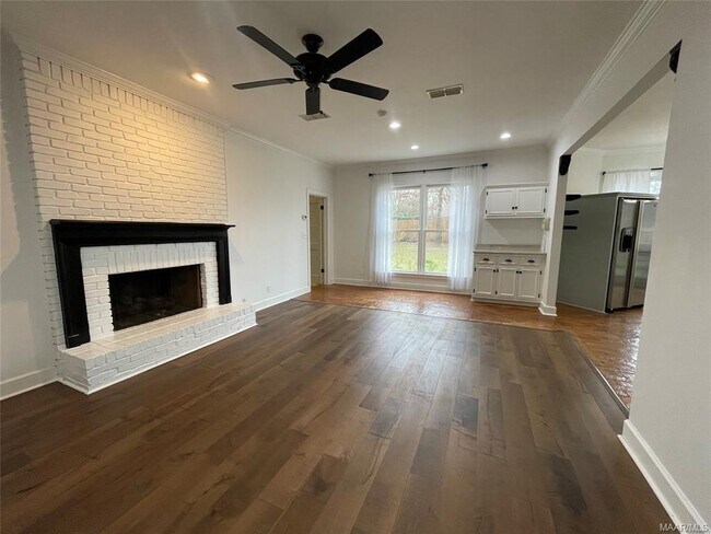 Building Photo - 8342 Longneedle Dr