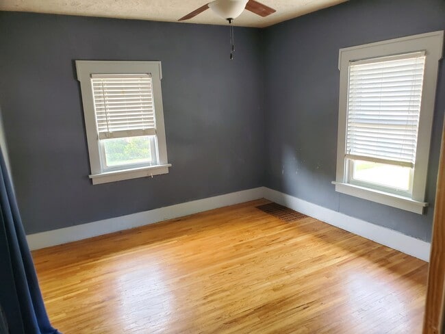 Building Photo - 3905 Holdrege St