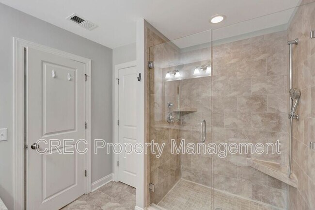 Building Photo - 1190 Triple Crown Ct