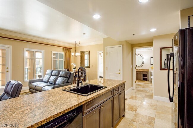 Building Photo - 30 Strada Di Villaggio