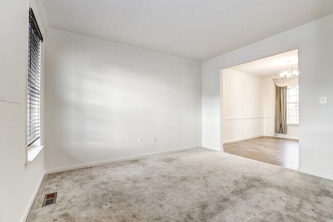 Building Photo - 9307 Drumman Dr