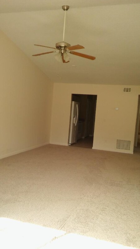 Building Photo - 289 Lovell Ln