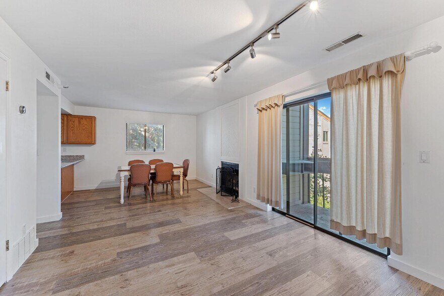Building Photo - 1650 Upper Ironhorse Loop