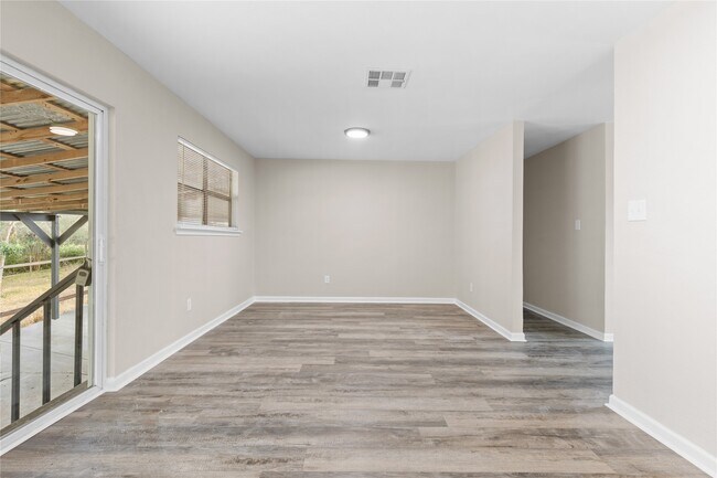 Building Photo - 804 Avenue I