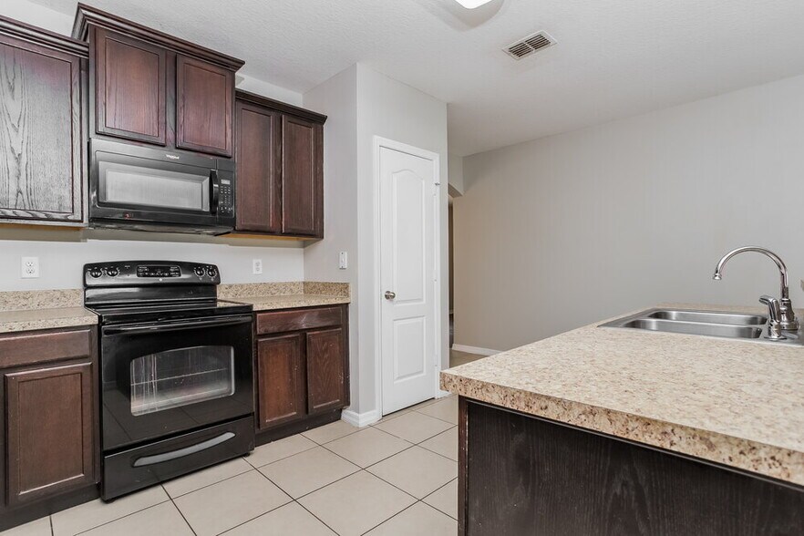 Building Photo - 471 Jeffrey James Way