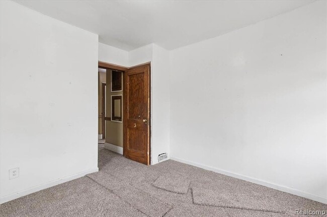 Building Photo - 5421 Toledo St