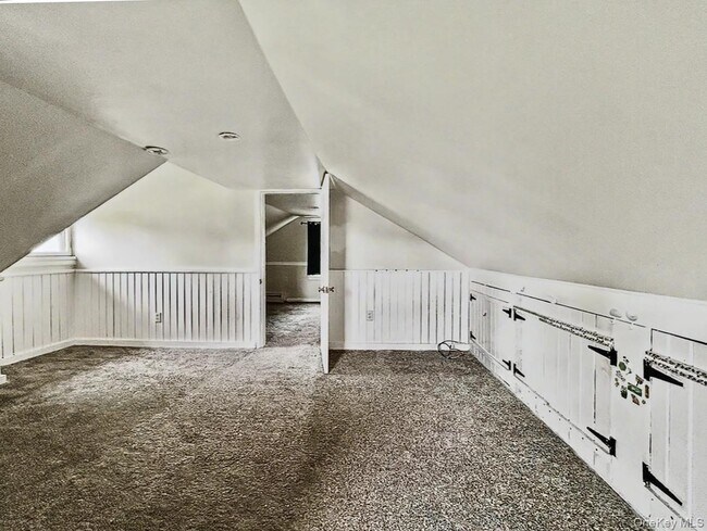 Building Photo - 241 US-209