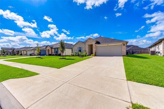 Building Photo - 31727 Hallington Hl Ln