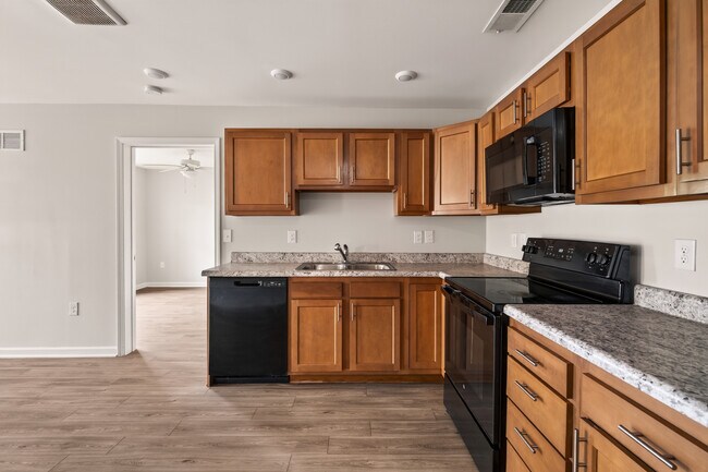 Building Photo - Oakdale Apartments