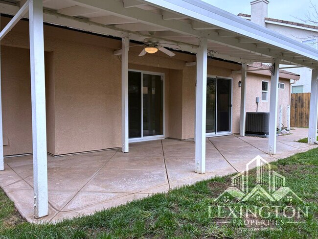 Building Photo - Updated 3 Bedroom, 2 Bathroom, Single-Story Home in Antelope!