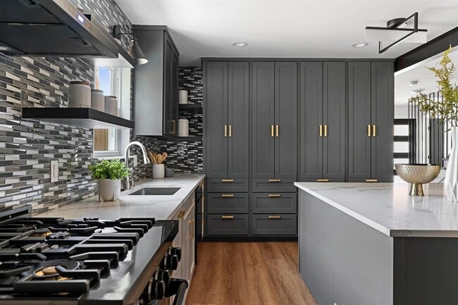 Building Photo - 6501 Thomas Springs Rd