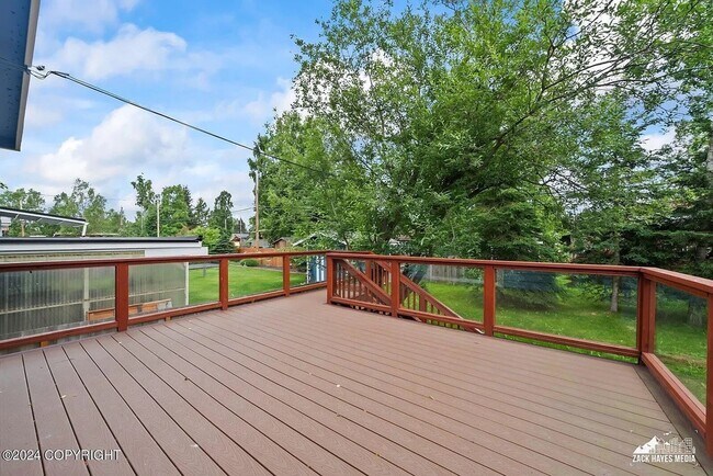 Building Photo - Newly Updated 4 Bedroom UMED Home!