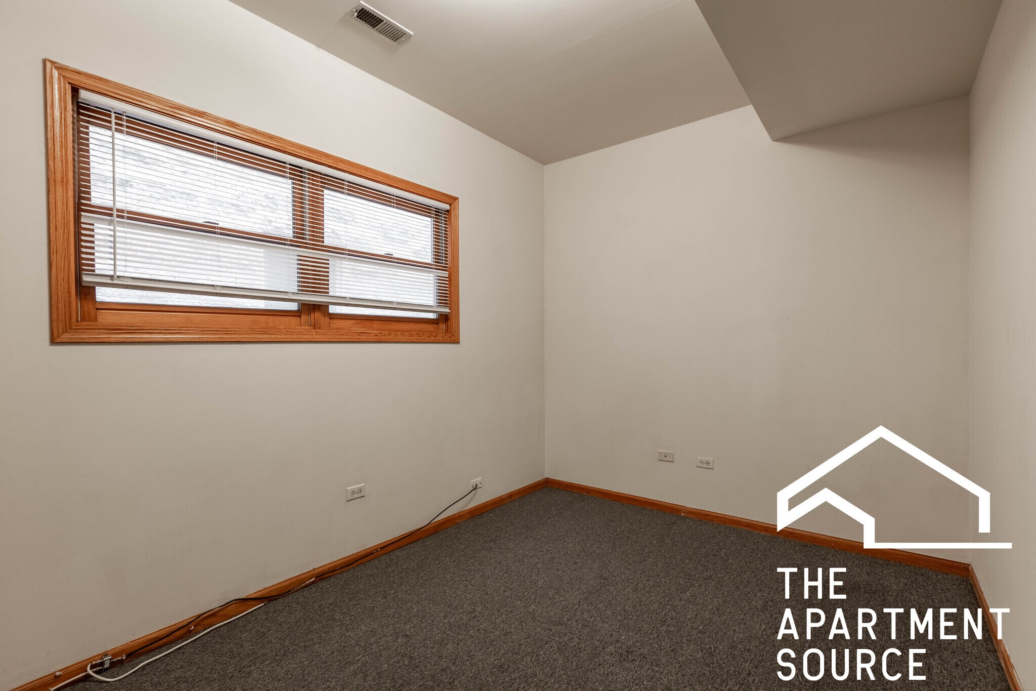 Building Photo - 1351 N Wolcott Ave