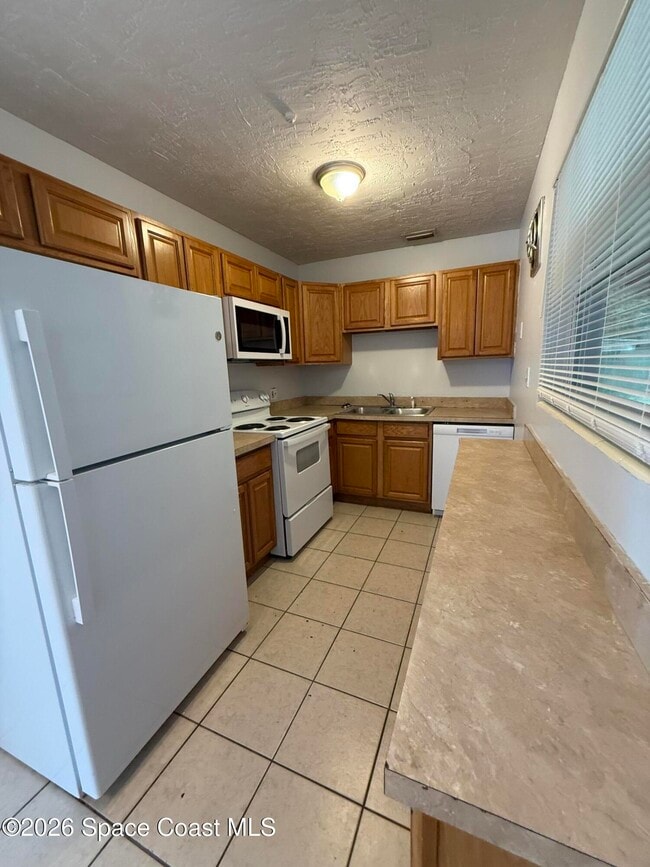 Building Photo - 1218 Willow Ln