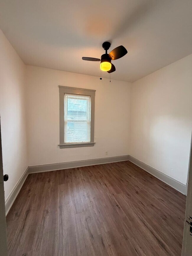 Building Photo - 3464 W 49th St
