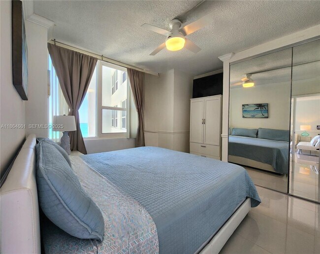 Building Photo - 3505 S Ocean Dr