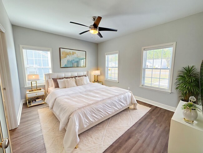 Building Photo - 227 Firefly Ln