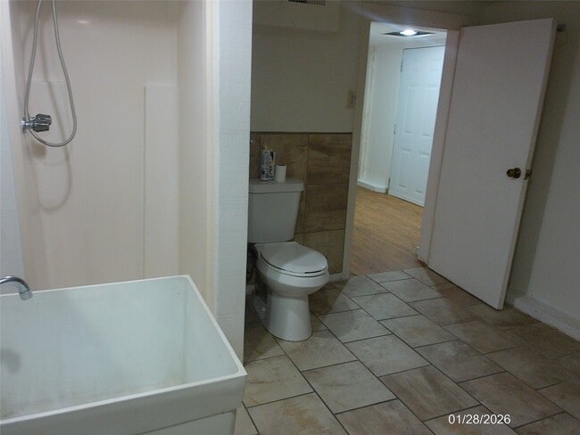 Building Photo - 4619 Ave S