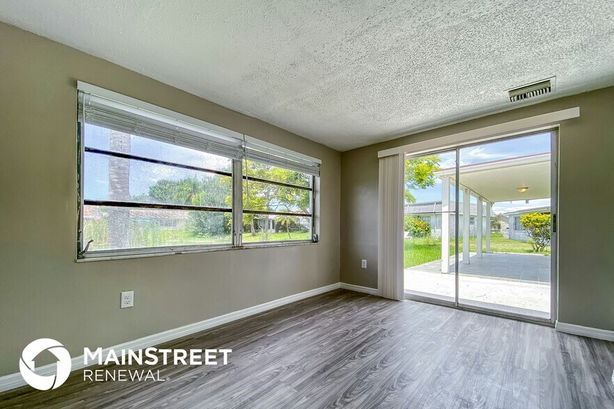 Building Photo - 3639 Rock Royal Dr