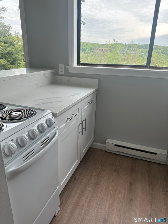 Building Photo - 5 Nabby Rd