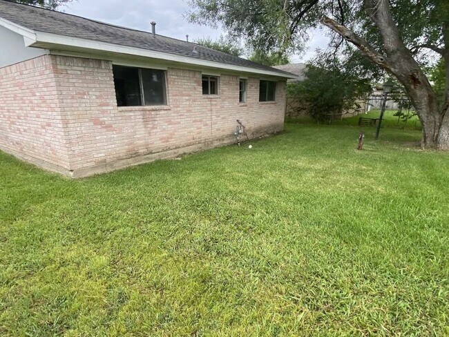 Building Photo - 11503 Bay Cedar Dr