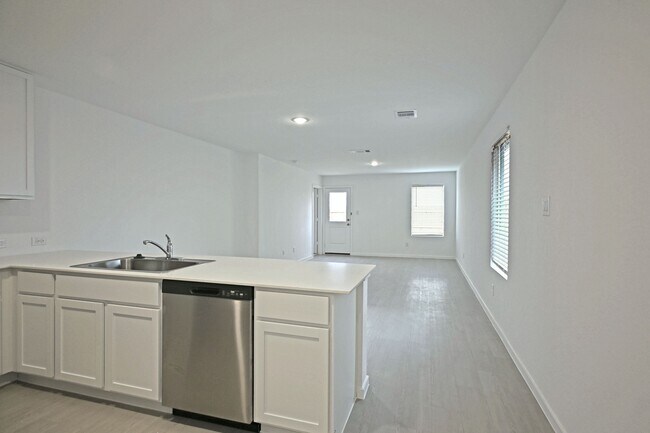 Building Photo - 14709 Mudstone St