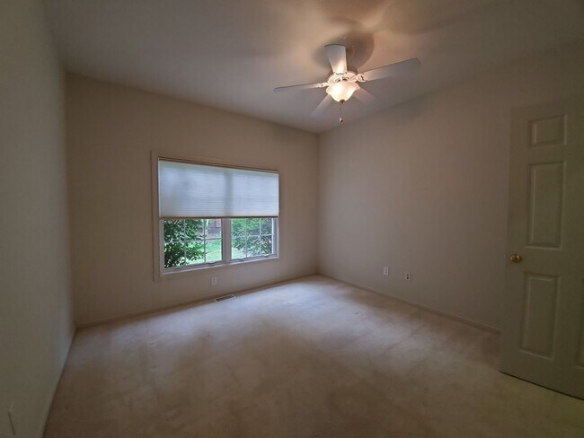 Building Photo - Beautiful Home in Saint James Woods