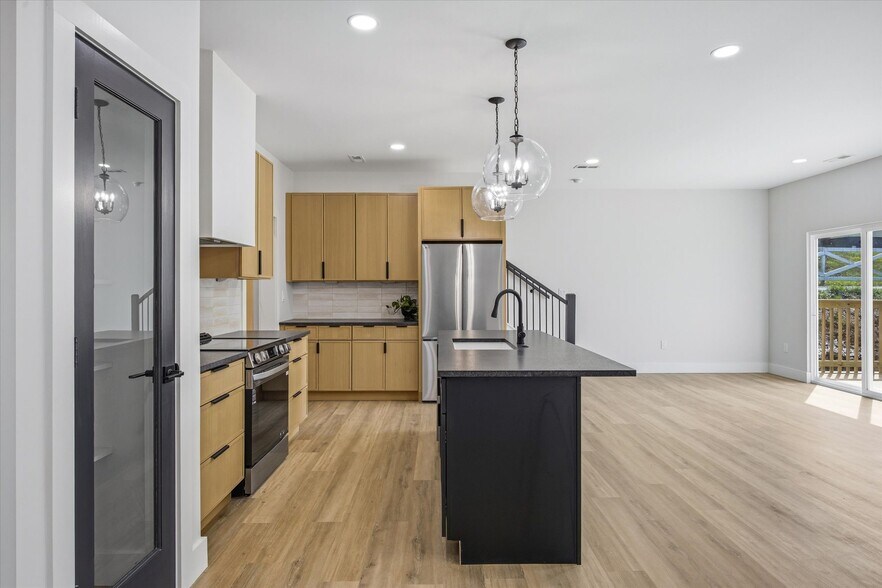 Building Photo - 116 Winstead St SW