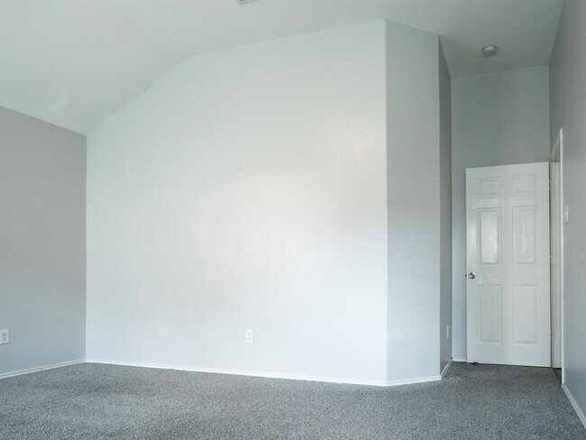 Building Photo - 2414 Alcove Foster Ct