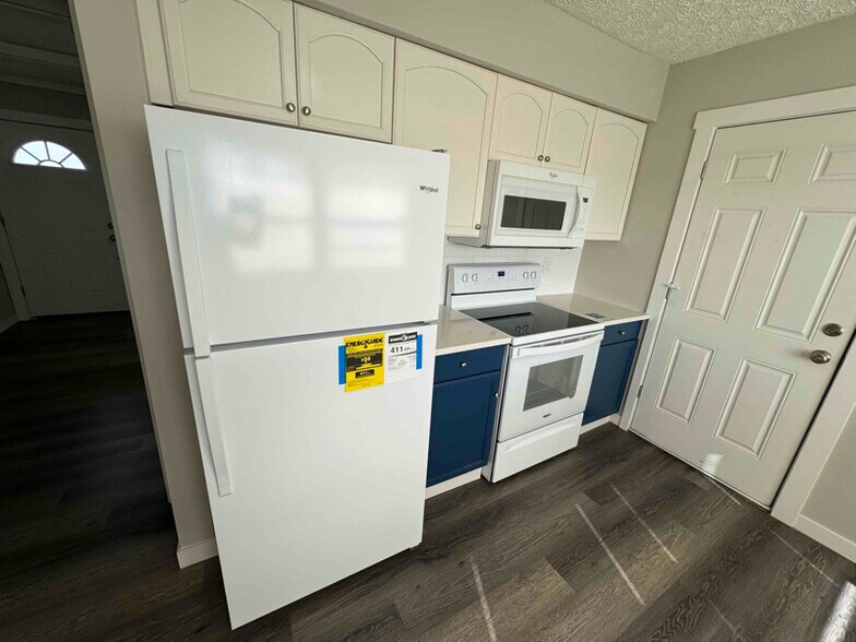 Building Photo - 12189 US Hwy 36