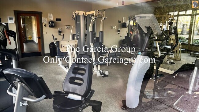 Building Photo - 765 NE Adwick Dr