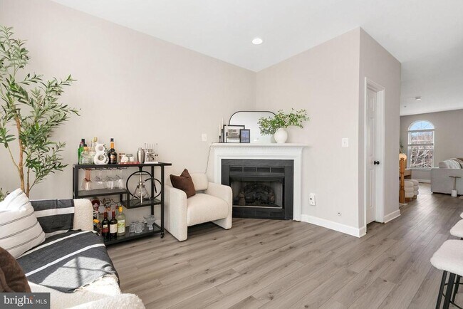 Building Photo - 709 Gaither Rd