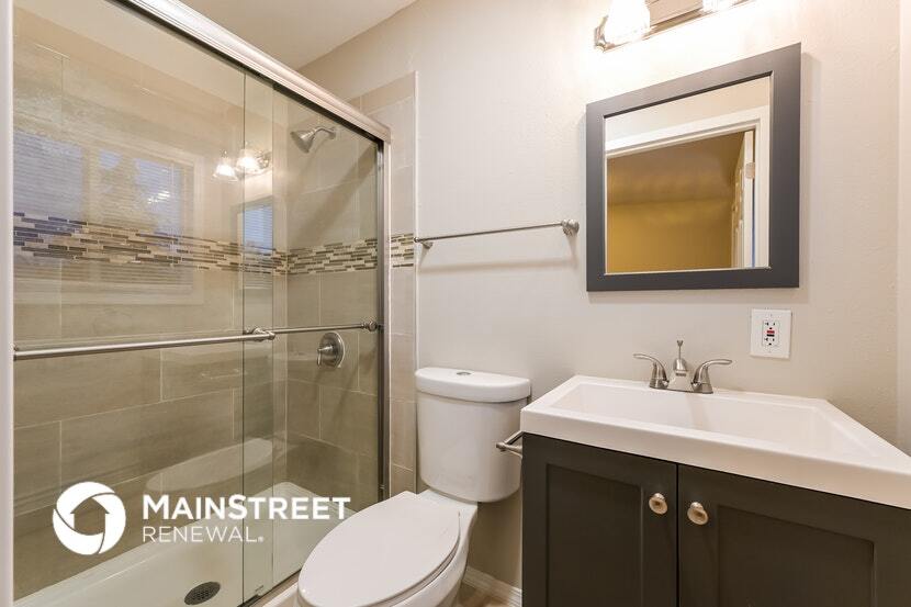 Building Photo - 1010 14th St NW