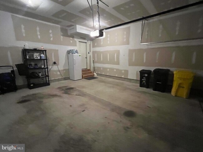 Building Photo - 1705 Willard Way