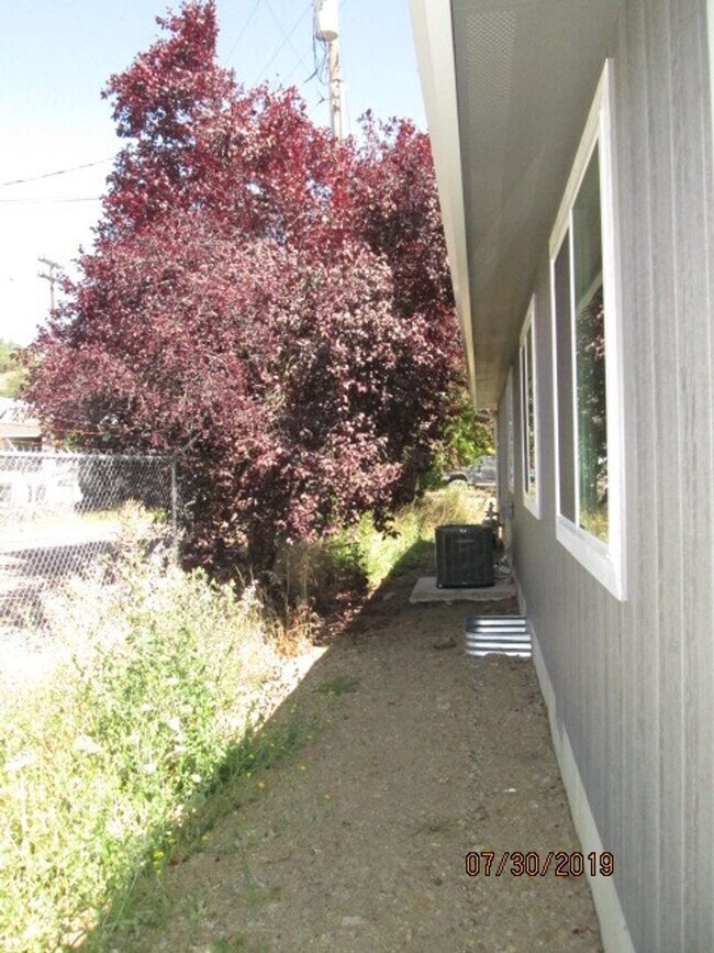 Building Photo - 3020 NE Johnson St