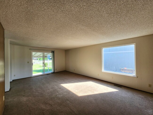 Building Photo - 1709 S Rainier Pl