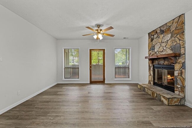 Building Photo - 1865 Tryon Dr