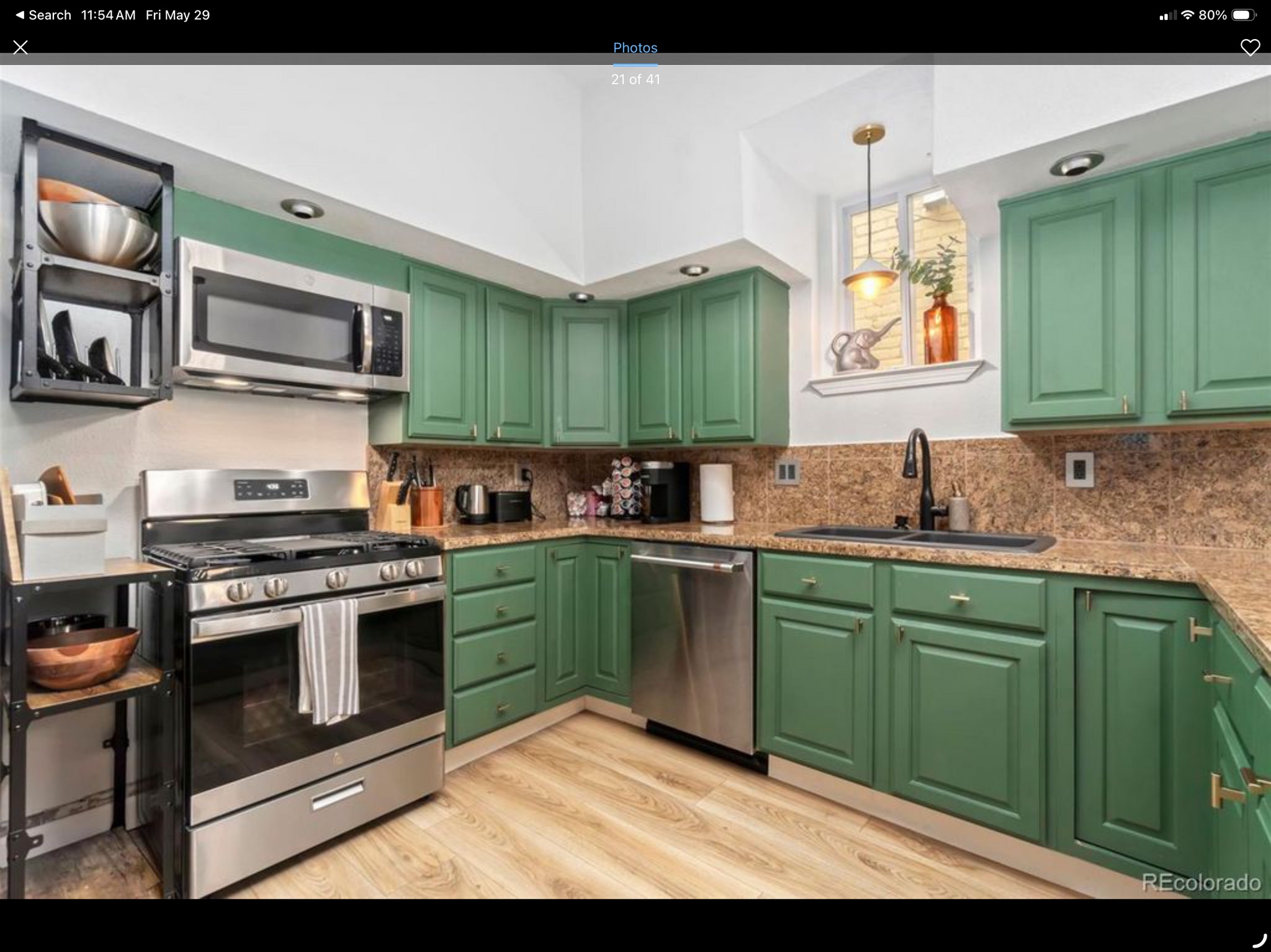 updated kitchen - 2421 Tremont Pl