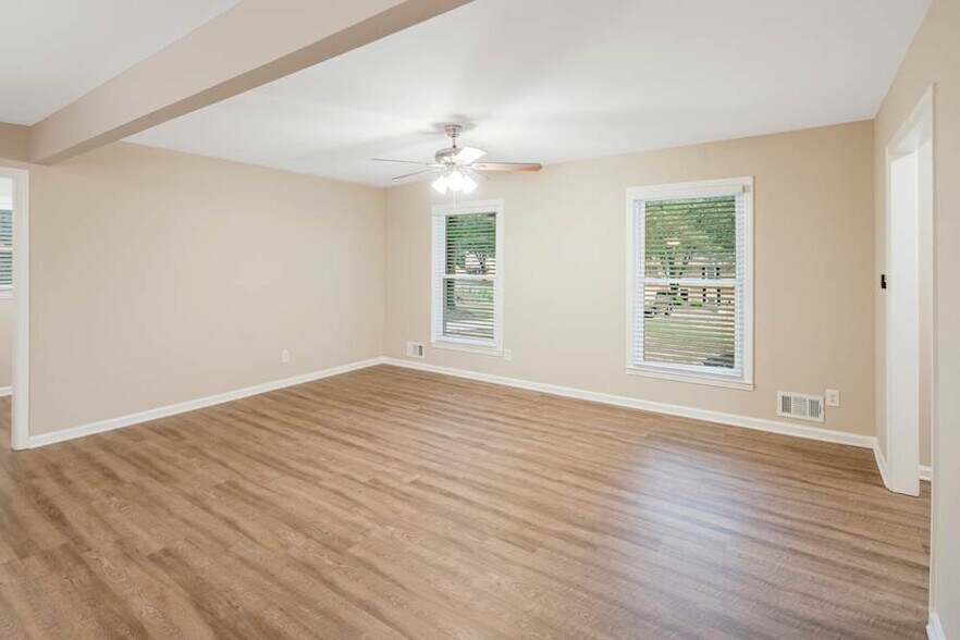 Building Photo - 3915 Amsbury Dr