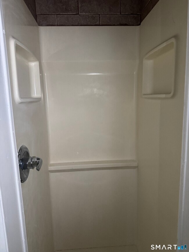 Building Photo - 47 Pershing Dr