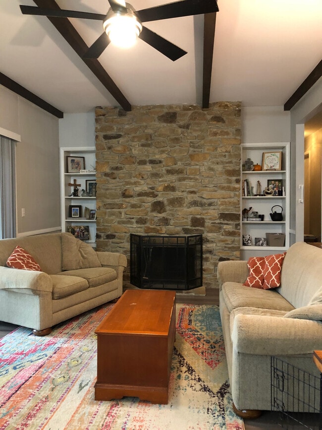 Building Photo - 3629 S Kingsbury Ave