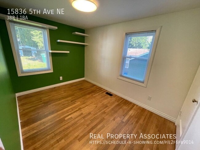 Building Photo - 15836 5th Ave NE
