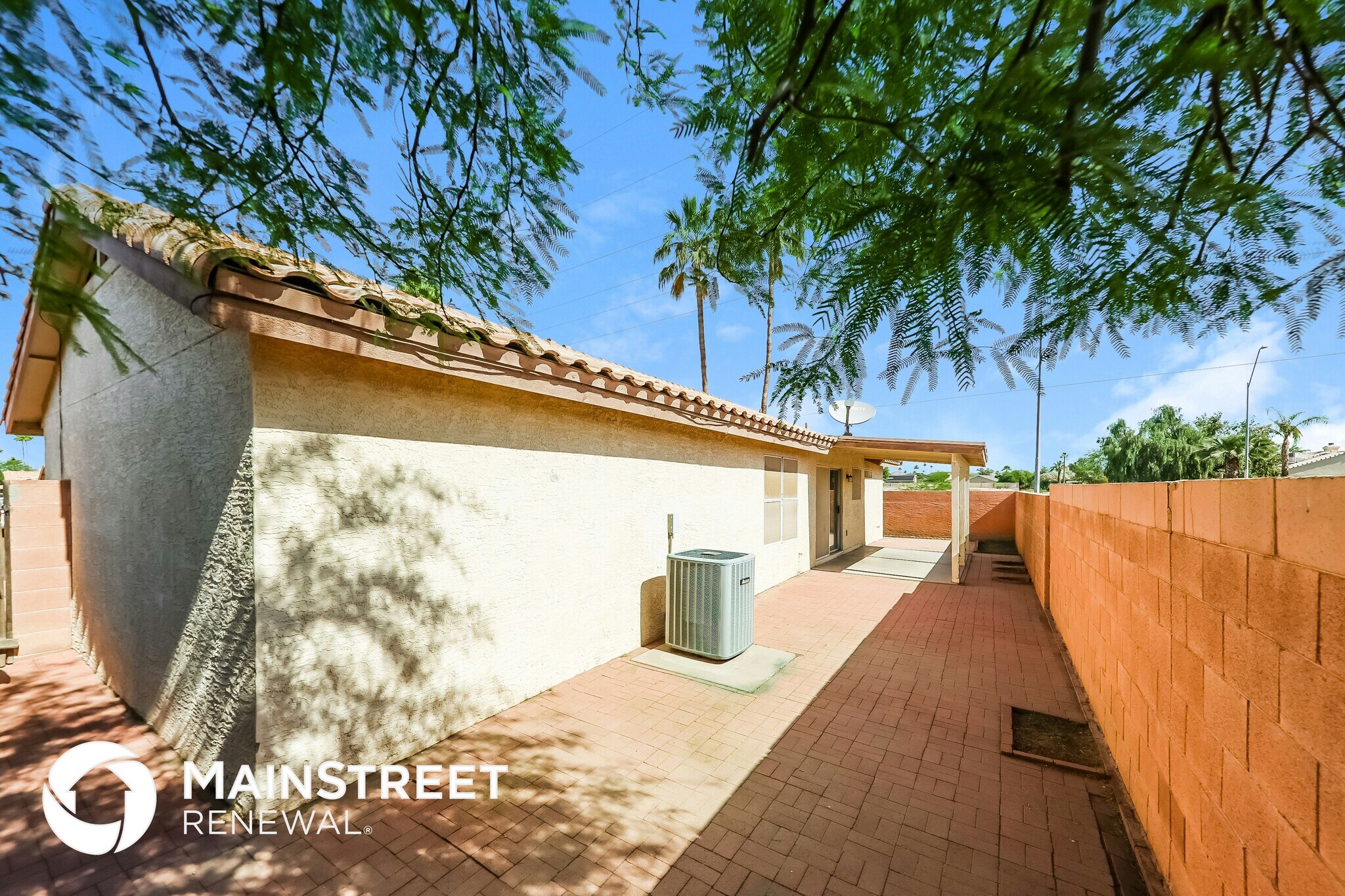 Building Photo - 18437 N 8th Pl