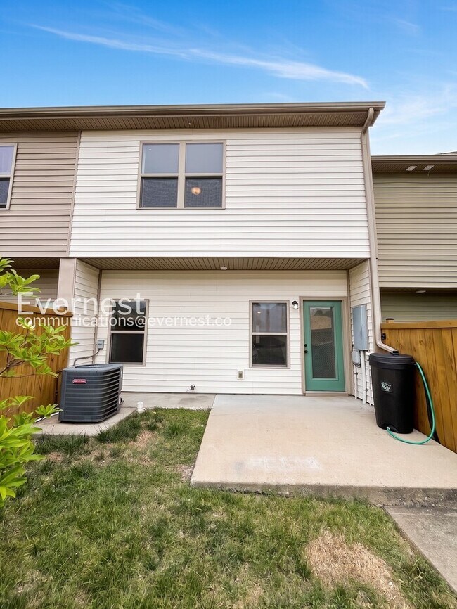 Building Photo - 1828 Wild Oaks Ct