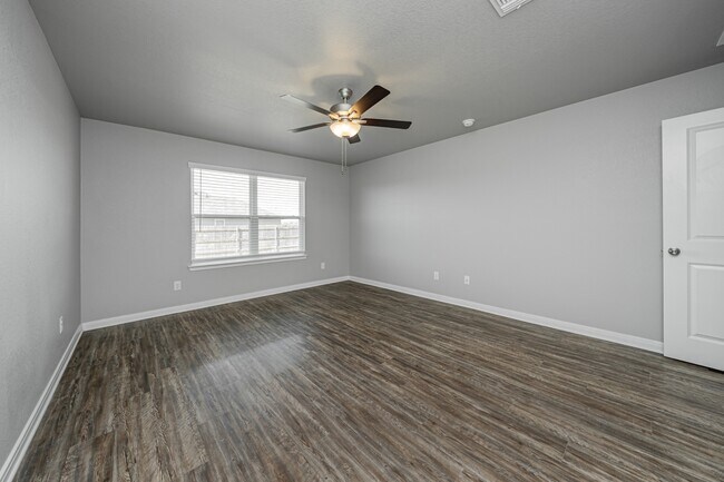 Building Photo - 602 Hollyhock Dr